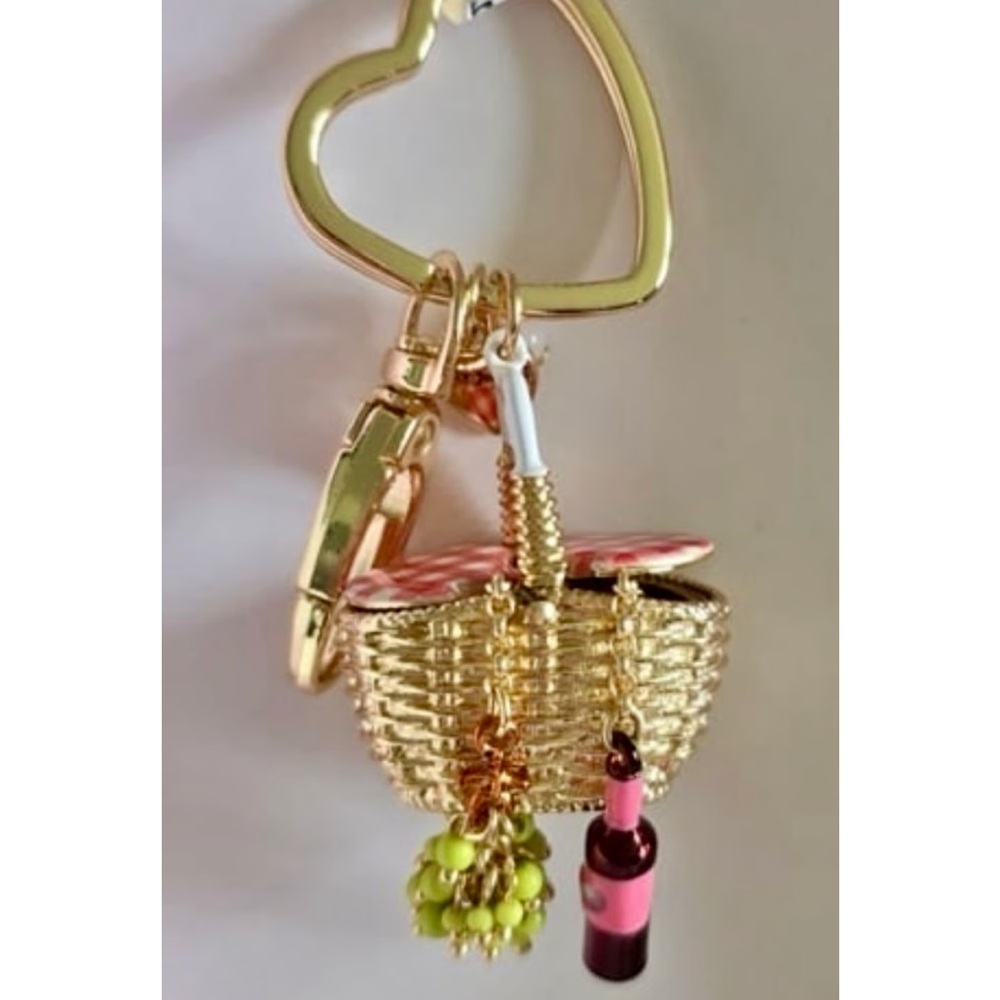 New Betsey Johnson Gold Tone Summer Picnic Bag Charm Wine Bottle & Grapes Charm - Picture 6 of 16